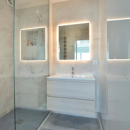 Apartment The Eiffel Tower - A Luxurious With Breathtaking Views Of The Eiffel Tower Paris