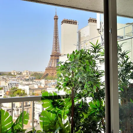 The Eiffel Tower - A Luxurious With Breathtaking Views Of The Eiffel Tower Appartement Paris