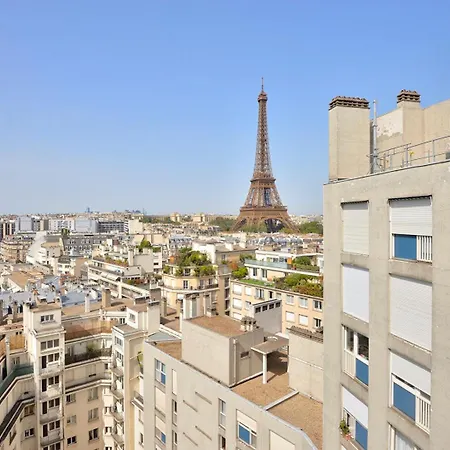 The Eiffel Tower - A Luxurious With Breathtaking Views Of The Eiffel Tower Appartement Paris